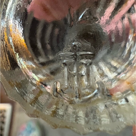 Vintage Anchor Hocking Clear Glass Salt and Pepper Shakers Chrome Tops - Picture 9 of 10